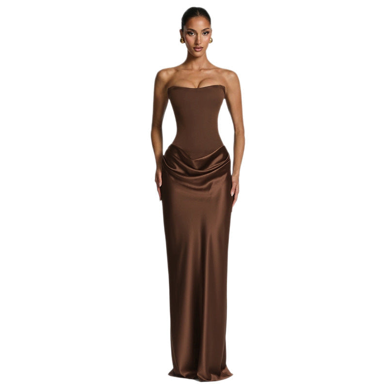 Abendkleid mit hohem Kragen und fließendem Schnitt für Damen