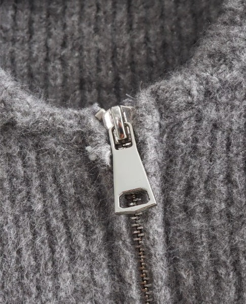 Cropped Zip-Up Knit Cardigan with Round Neck - Grey
