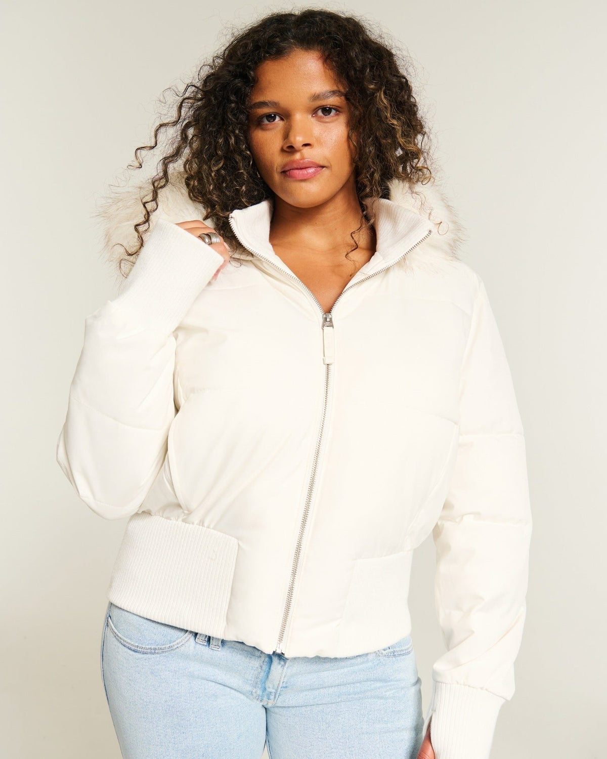 Cropped Hooded Puffer Jacket with Plush Collar - White