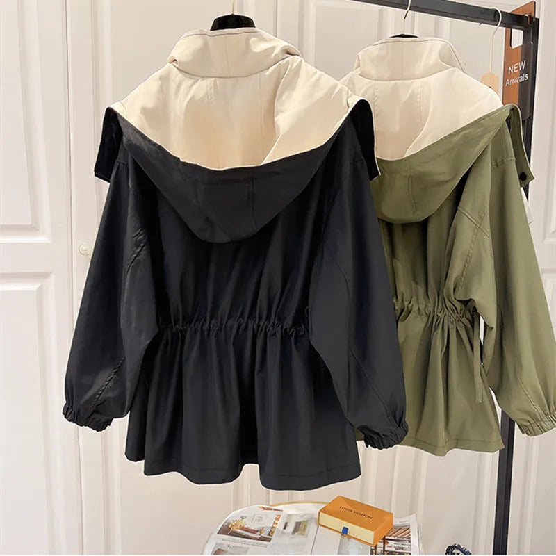 Übergangsjacke mit Kapuze und Taillenkordelzug für Damen