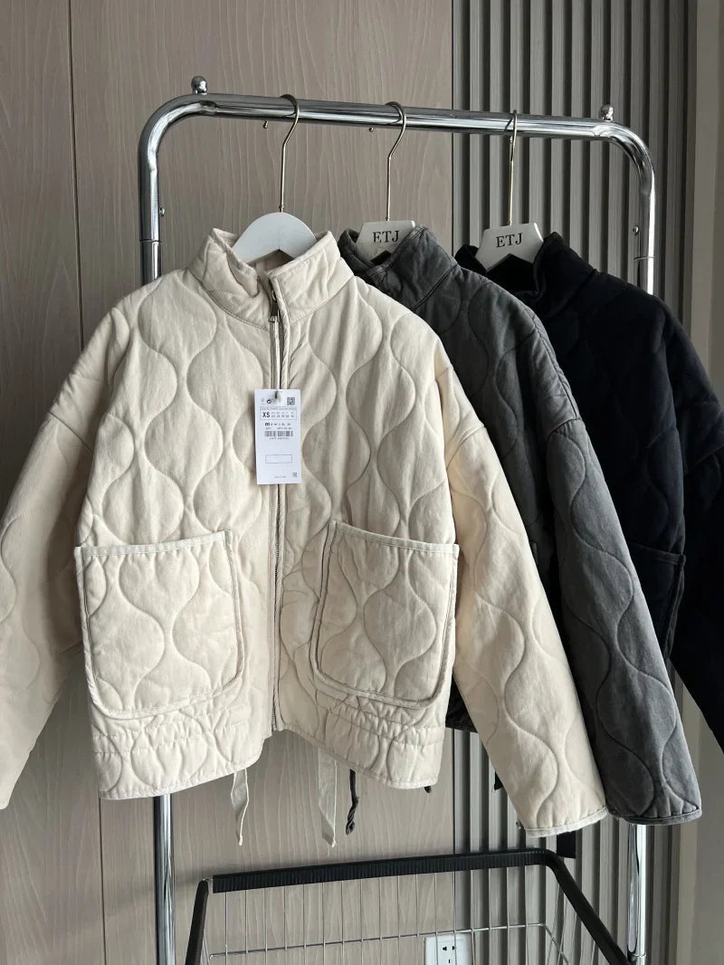 Steppjacke mit Reißverschluss und großen Taschen für Damen