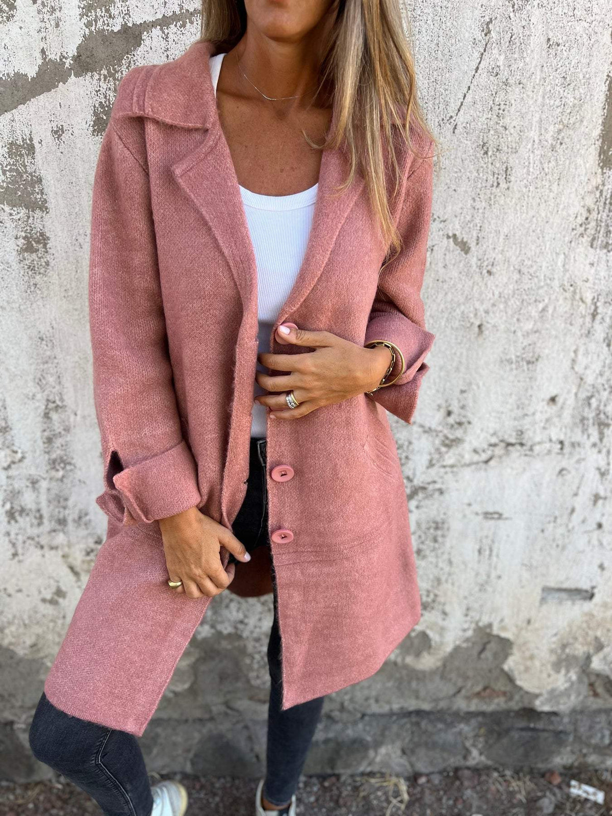Strickjacke in langer Form mit klaren Linien für Damen