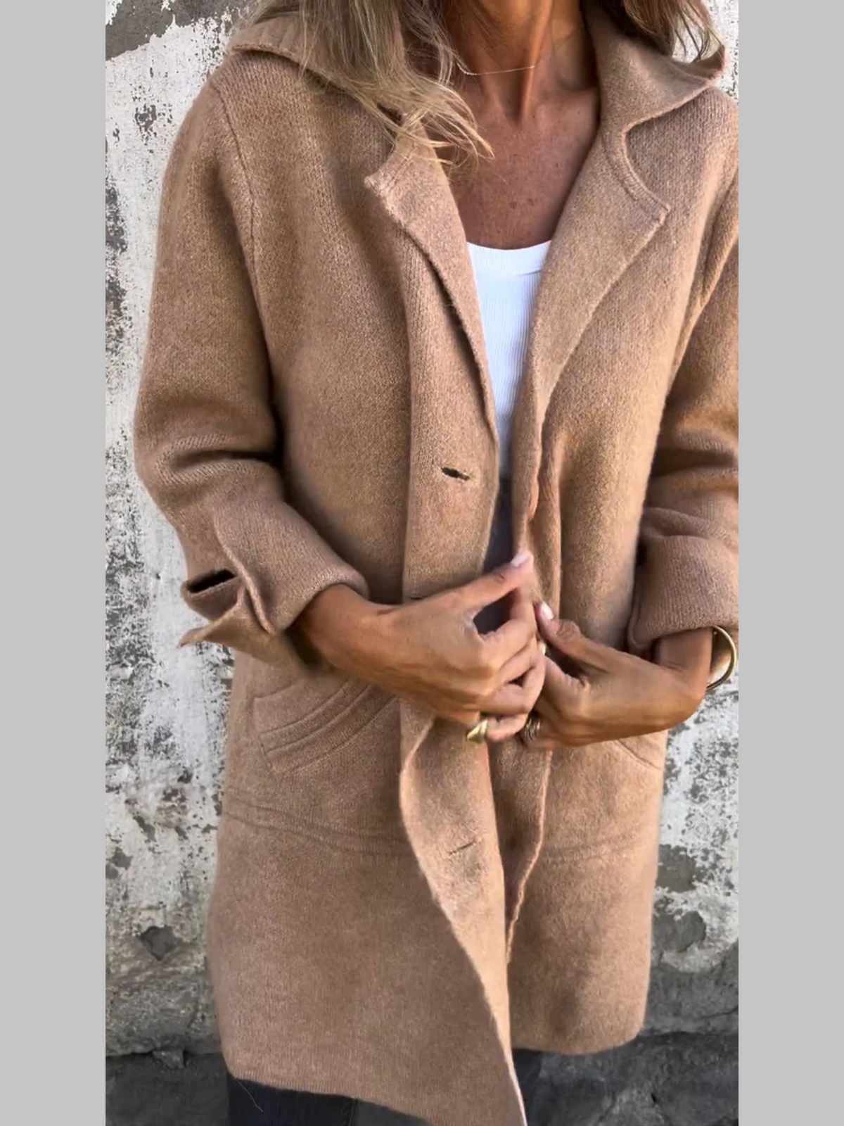 Strickjacke in langer Form mit klaren Linien für Damen
