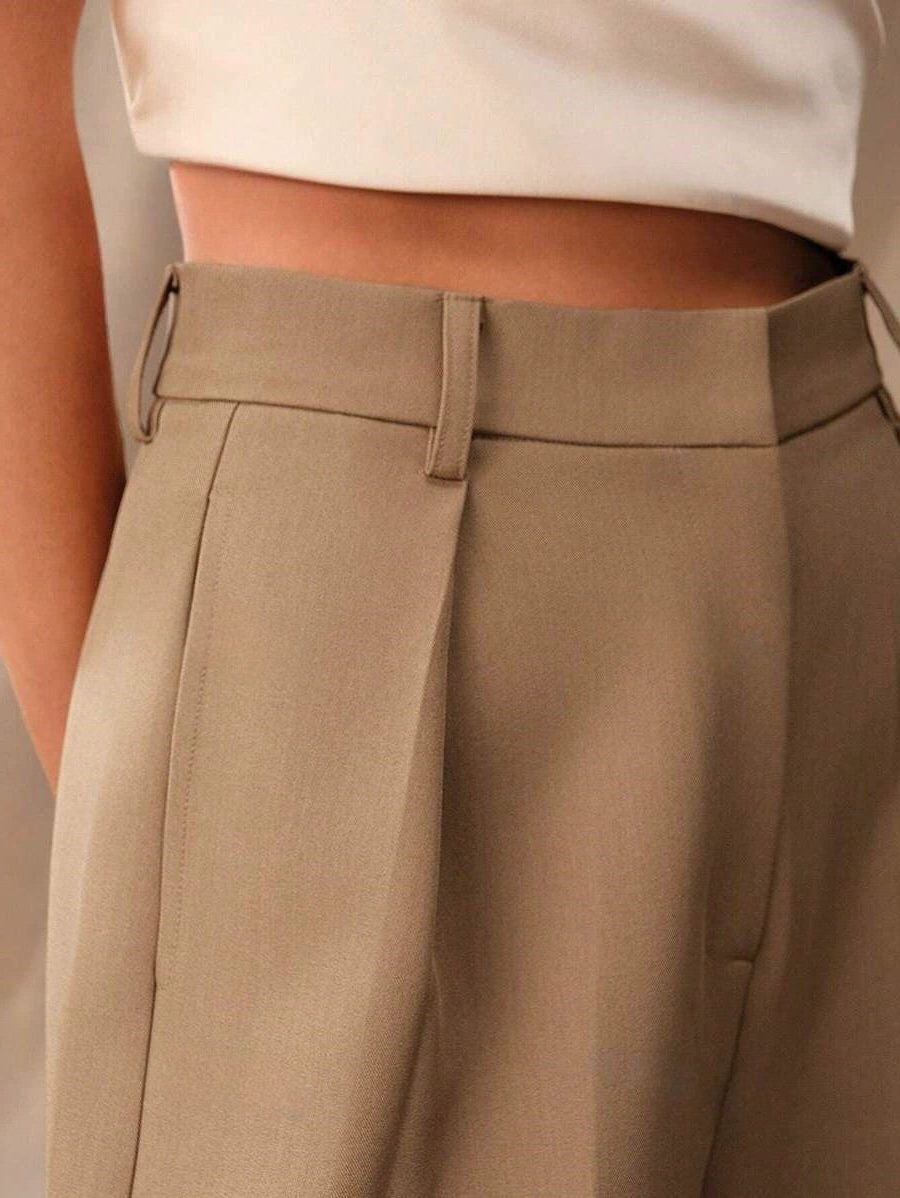 High-Waisted Tailored Trousers with Front Pleats - Camel