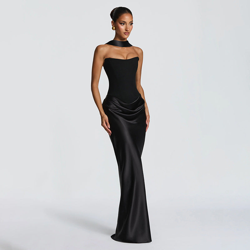 Abendkleid mit hohem Kragen und fließendem Schnitt für Damen