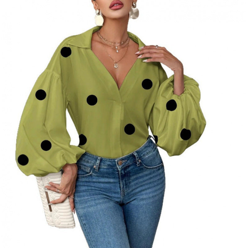 Bluse mit Ballonärmeln und V-Ausschnitt für Damen - Olivgrün gepunktet
