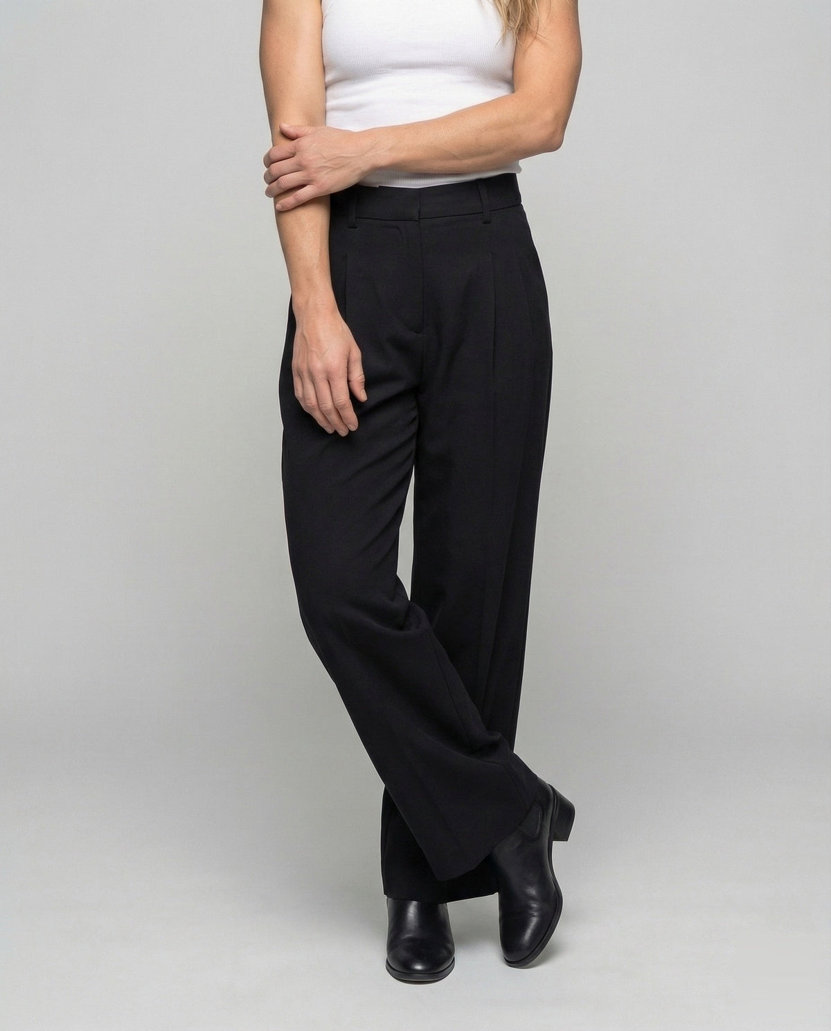 Bundfaltenhose mit weitem Bein und hohem Bund für Damen