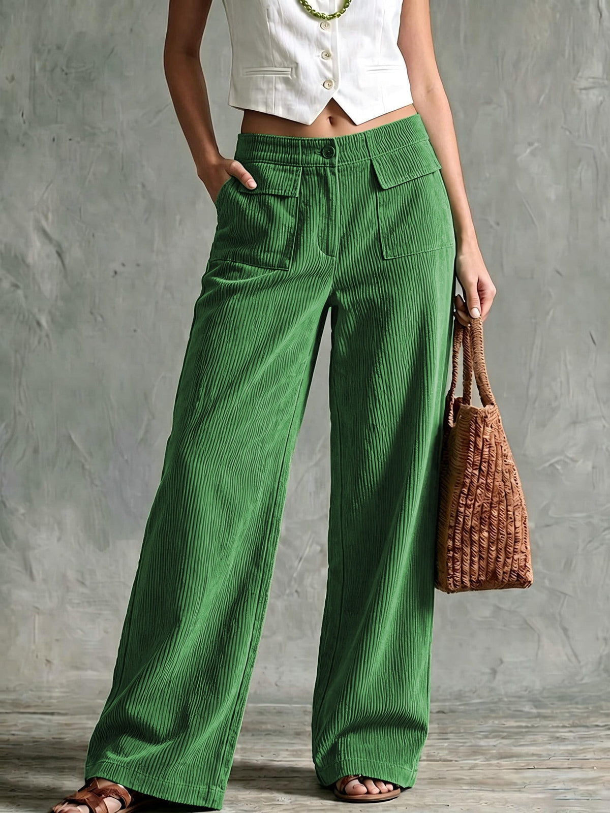Cordhose mit weitem Bein und Pattentaschen für Damen
