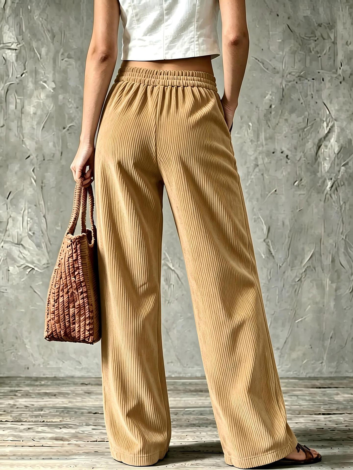 Cordhose mit weitem Bein und Pattentaschen für Damen