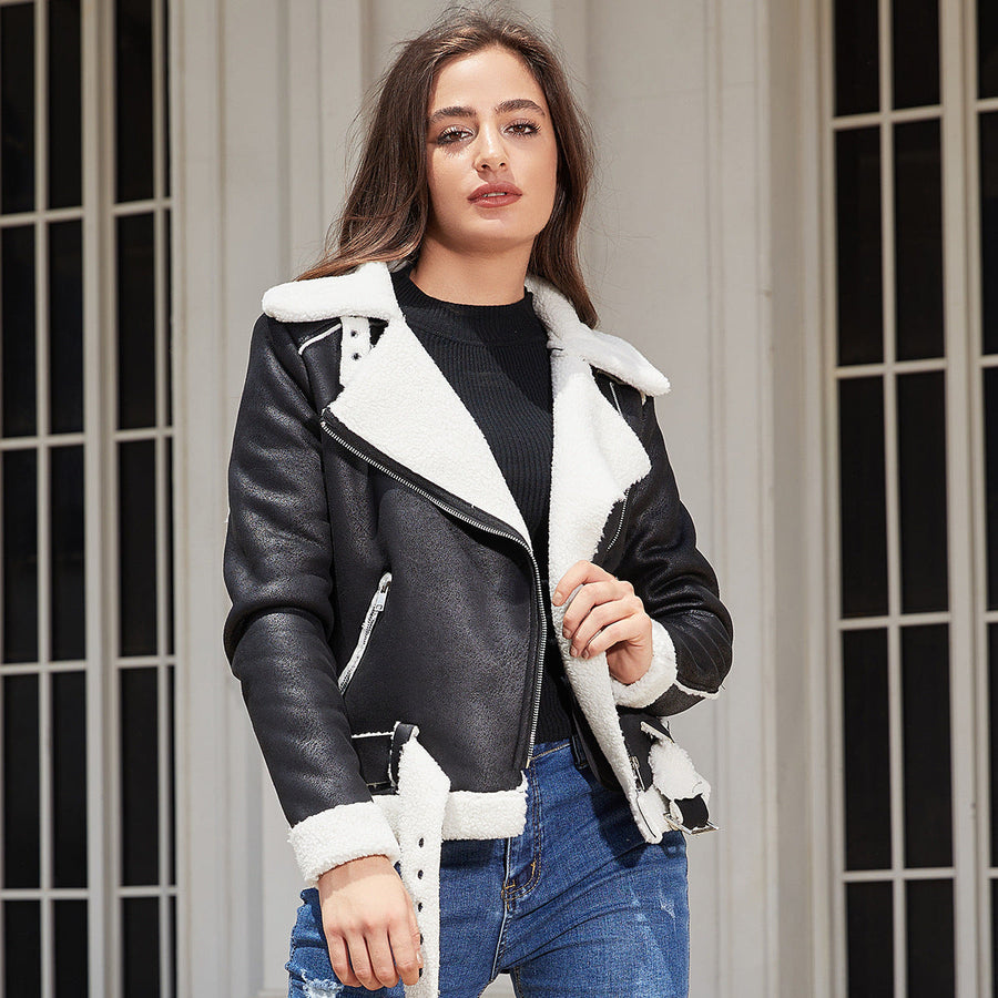 Lammfelljacke Damen aus Imitat, tailliert mit Teddyfutter und Gürtel