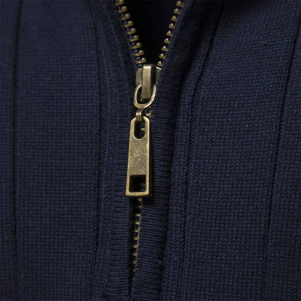 Pullover mit feiner Textur und strukturierter Passform für Herren