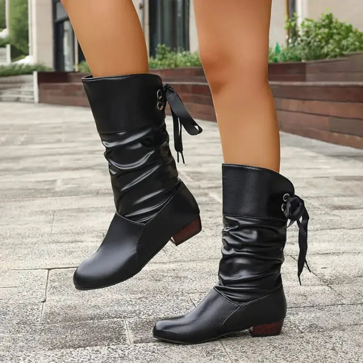 Schnürboots mit Frontschnürung und klaren Linien für Damen