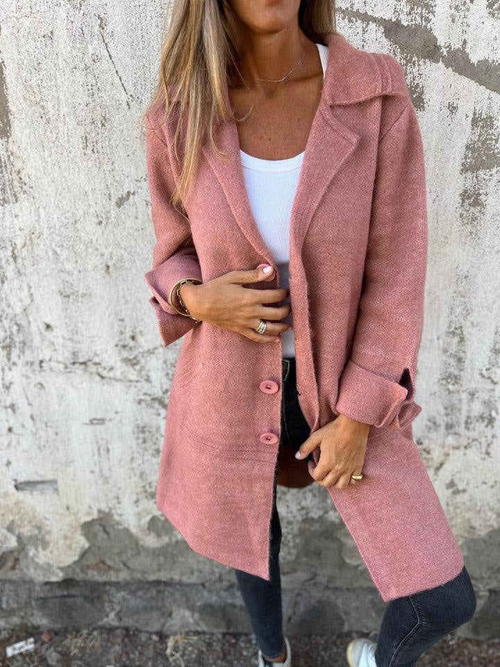 Strickjacke Damen wärmend, lang und locker mit Reverskragen