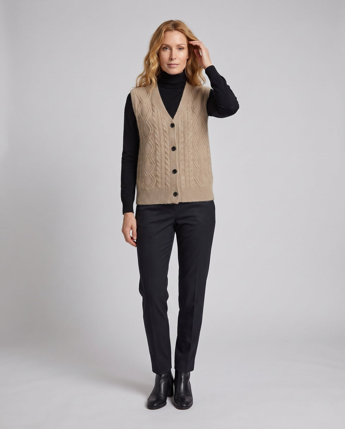 Strickweste mit Zopfmuster und V-Ausschnitt für Damen