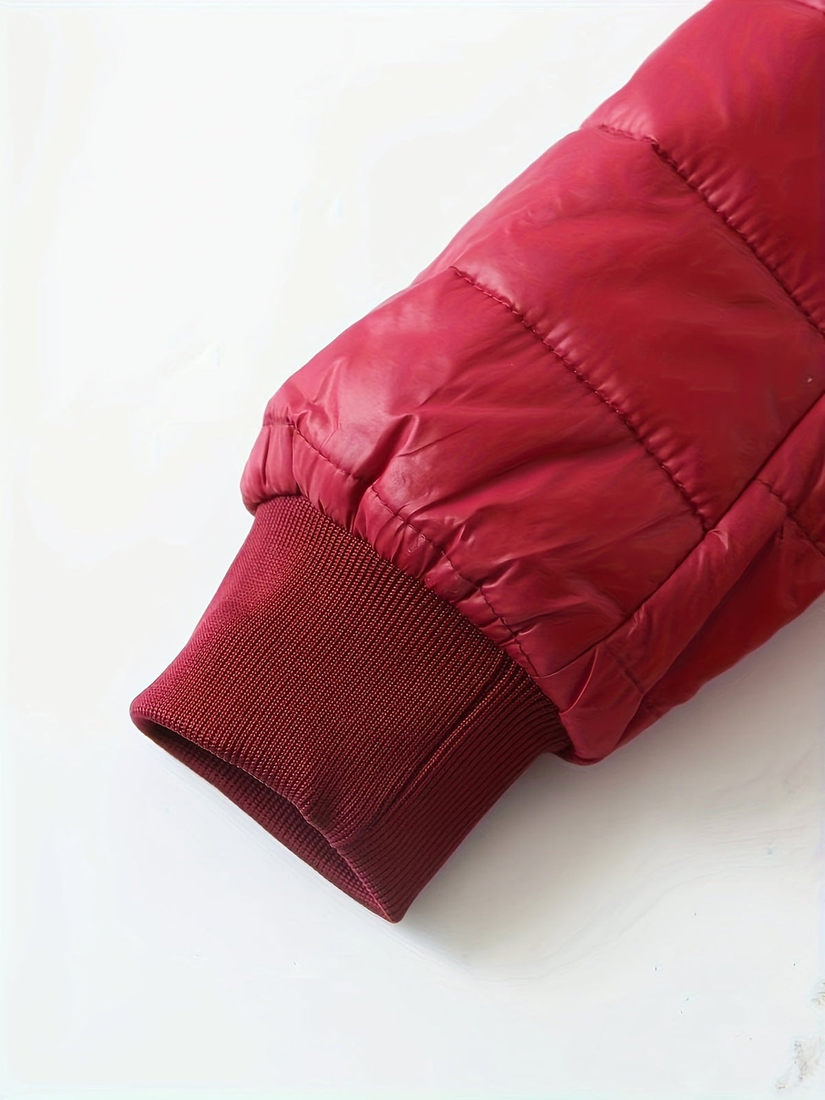 Langer Steppmantel mit Kapuze und Rippbündchen für Damen
