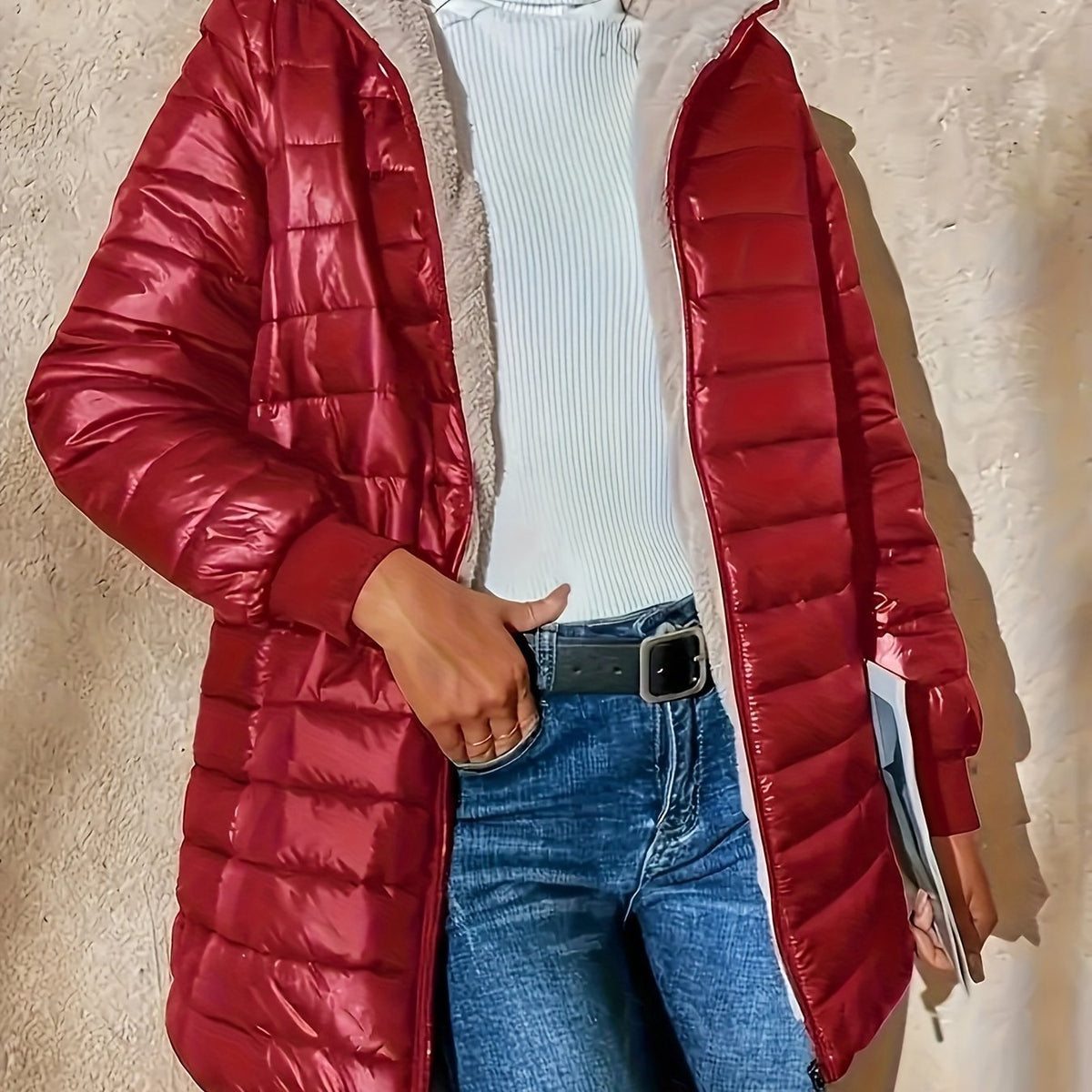 Langer Steppmantel mit Kapuze und Rippbündchen für Damen - Bordeauxrot