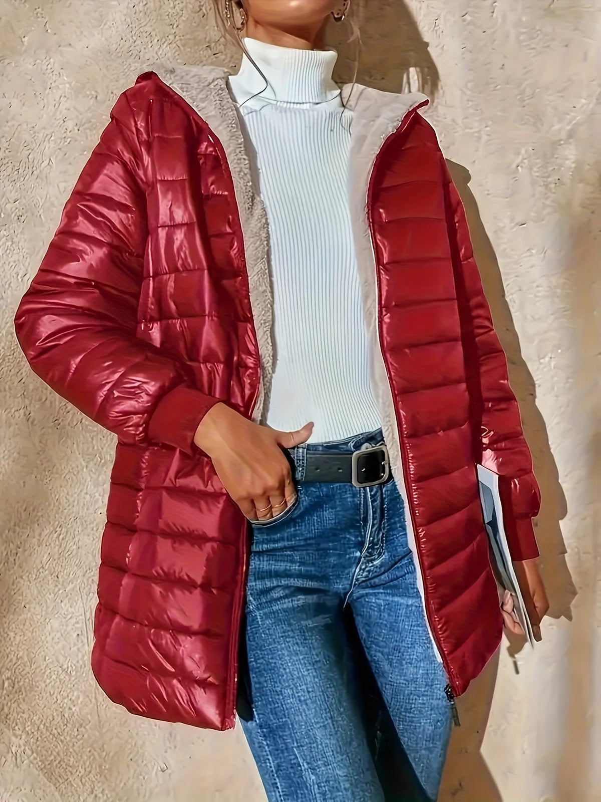 Langer Steppmantel mit Kapuze und Rippbündchen für Damen